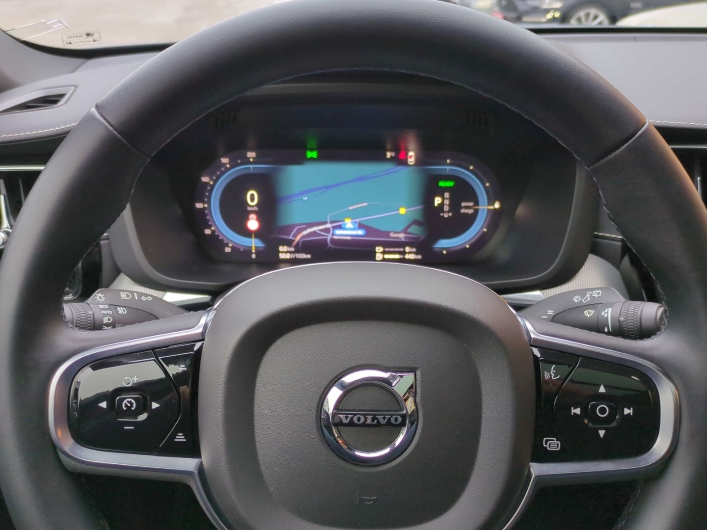 Volvo XC60 R Design Recharge Plug-In Hybrid AWD T8 Twi