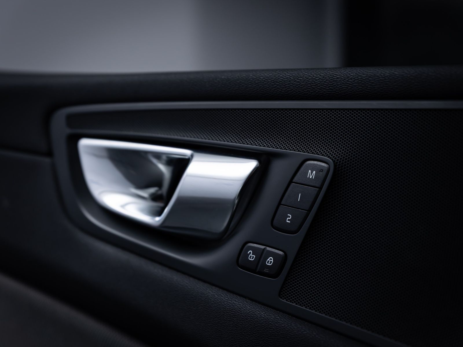 Volvo XC60 R Design Recharge *LED*STDHZ*AHK*360°