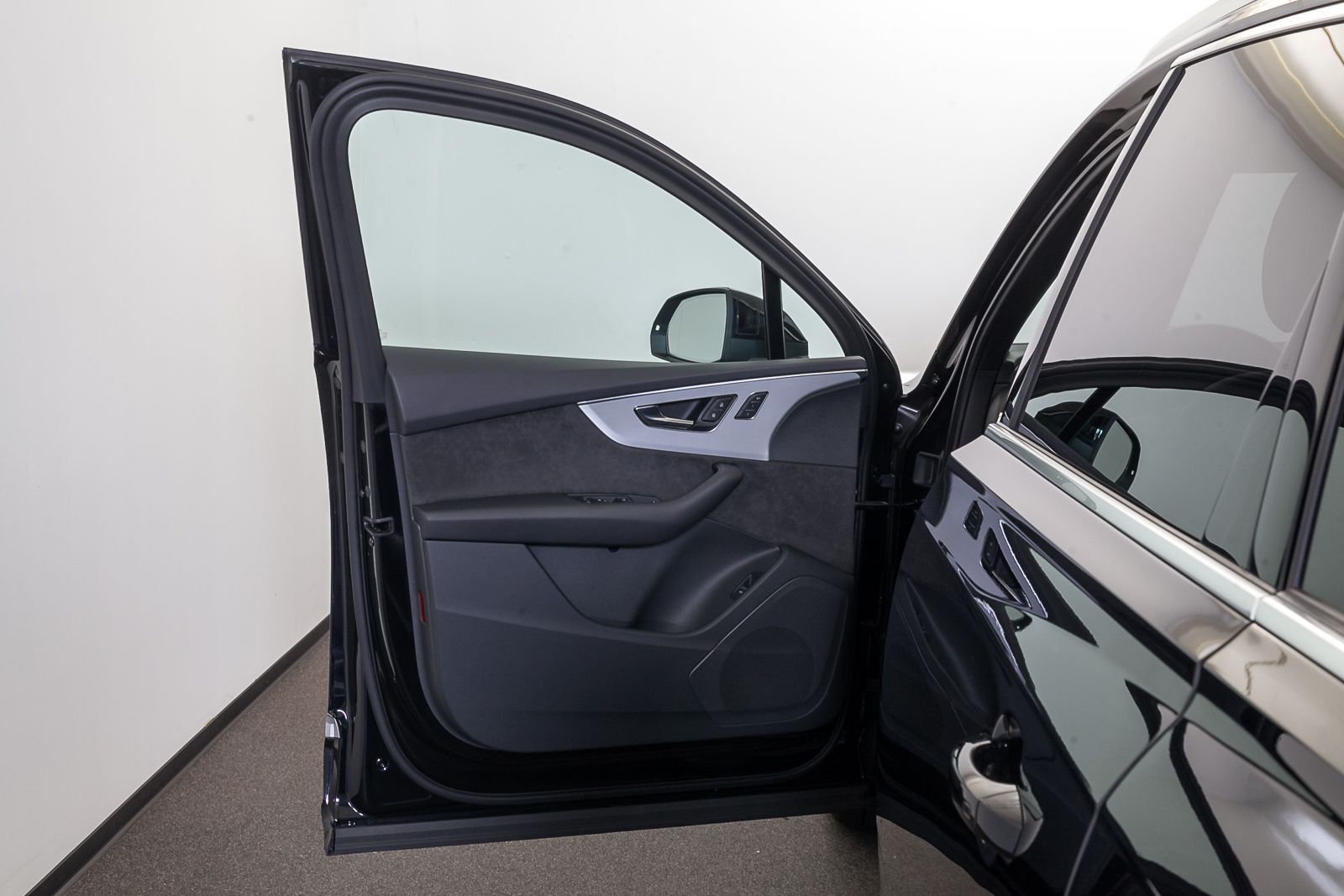 Audi Q7 45 TDI qu.tiptr. AHK 7.SITZER 360°K MATRIX
