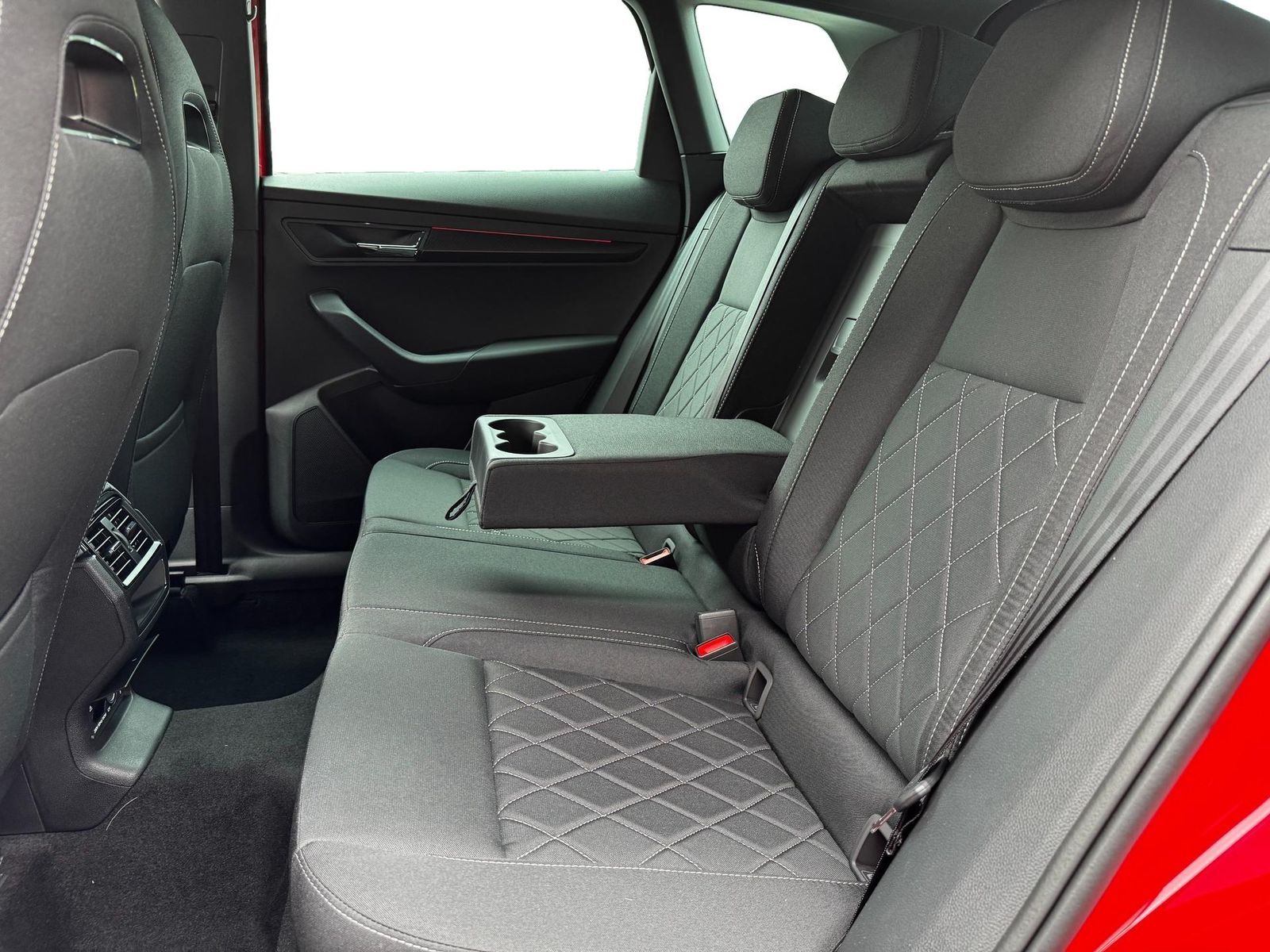 Skoda Karoq 1,5 TSI DSG Sportline 2ZKlimaautomatik ...