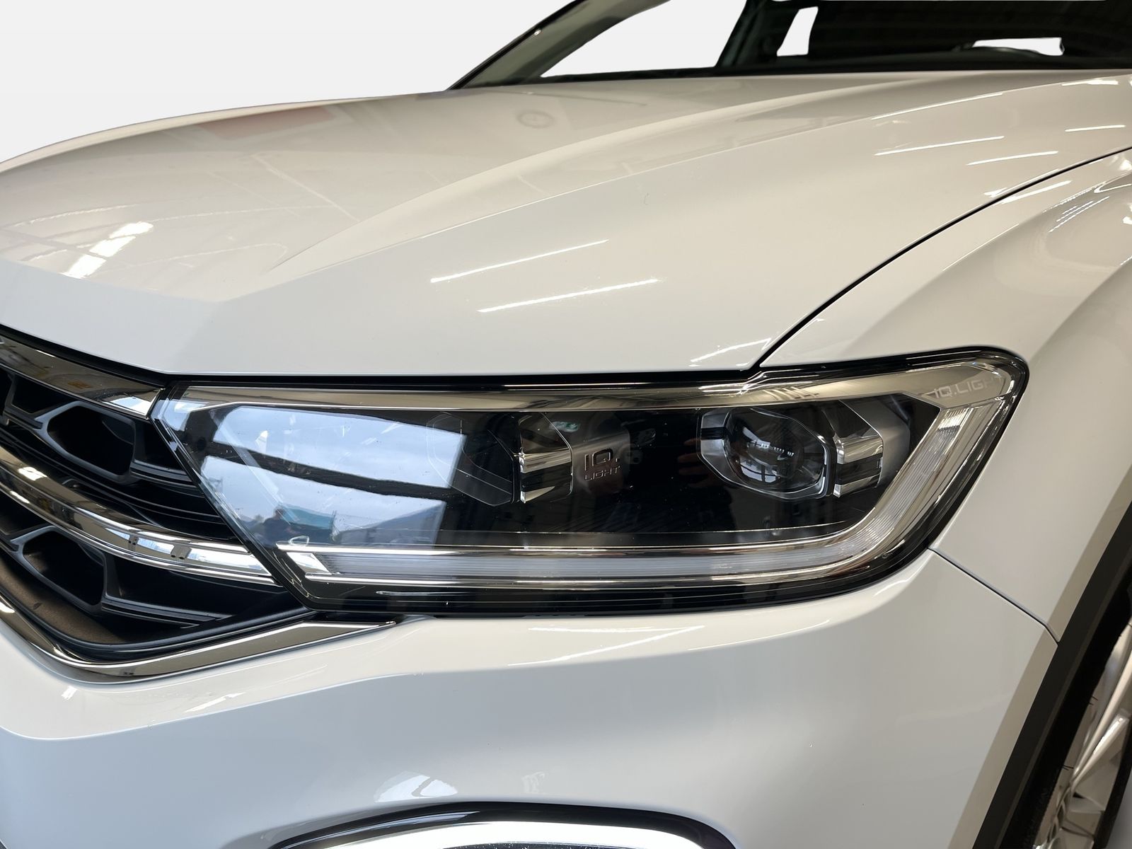 Volkswagen T-Roc 1.0 TSI Style - Samsaru's Car Outlet