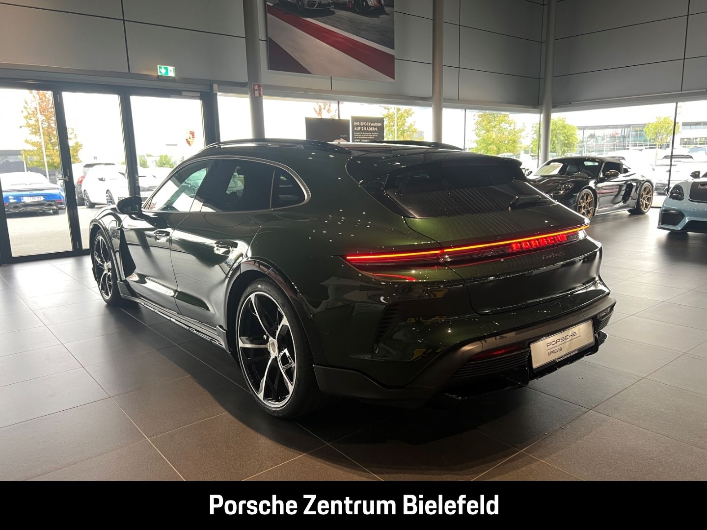 Porsche Taycan Turbo S Cross Turismo Burmester LED