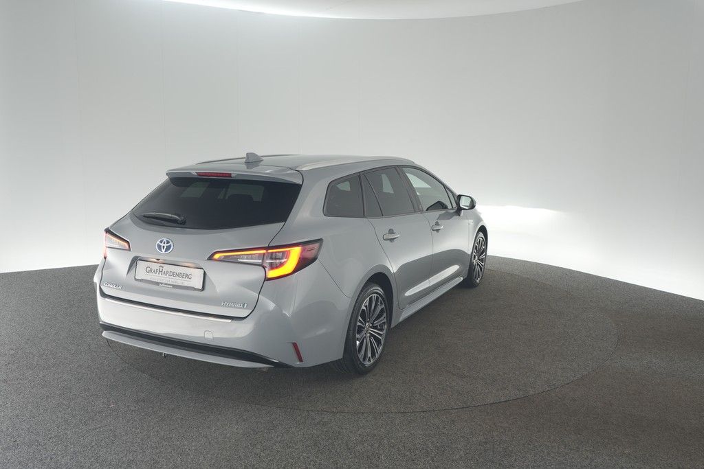 Toyota Corolla Touring 1.8 Hybrid - Samsaru's Car Outlet