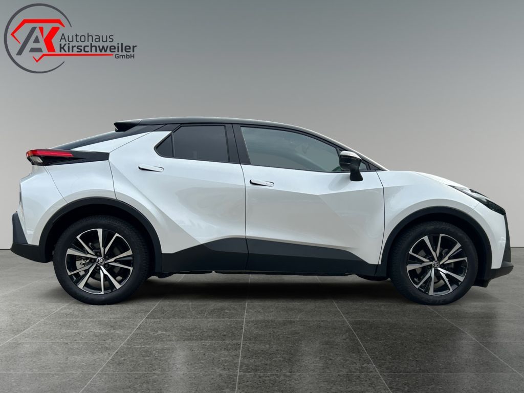 Toyota C-HR 1.8 Hybrid Black&White