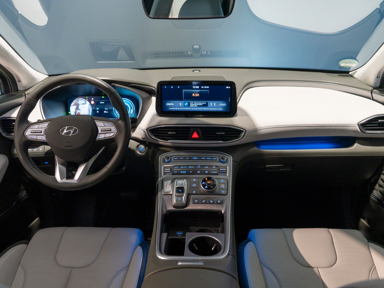 Hyundai Santa Fe Signature Plug-In Hybrid 4WD - Samsaru's Car Outlet