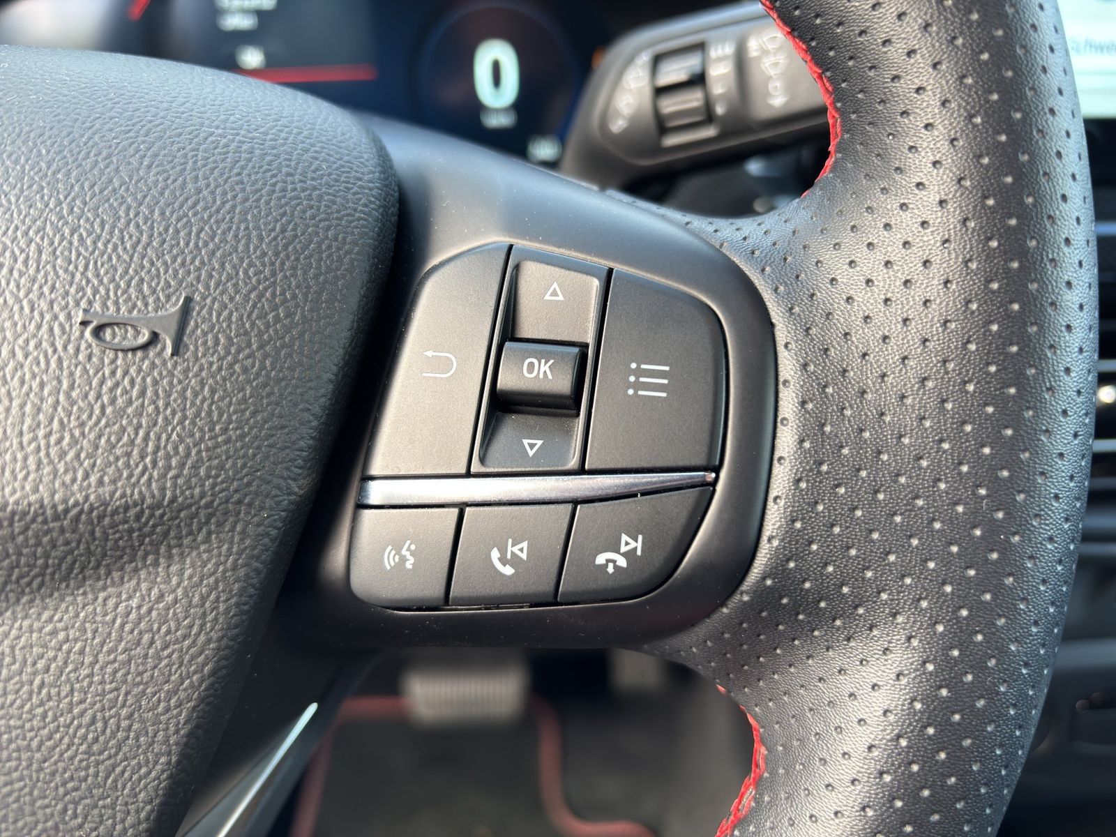 Ford Focus ST-Line X Turnier Aut.*AHK*ACC*HUD*KAM*NAV