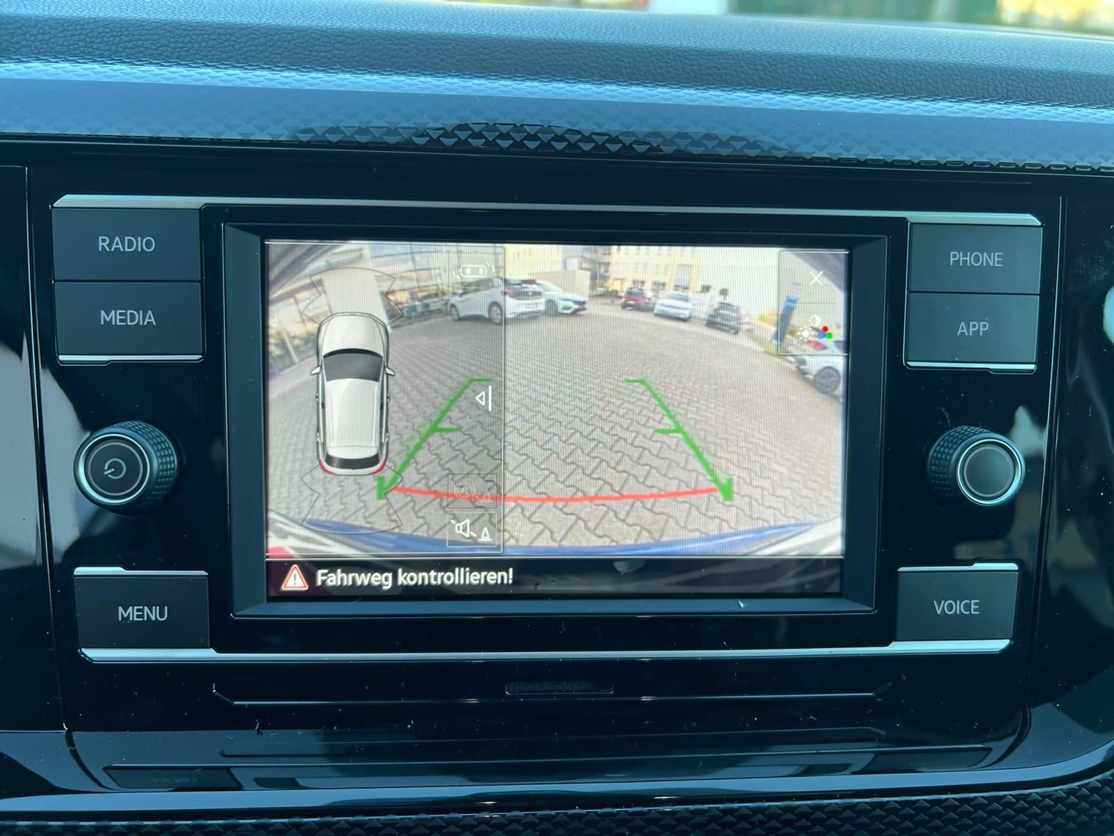 Volkswagen Taigo 1.0 TSI Life - Samsaru's Car Outlet