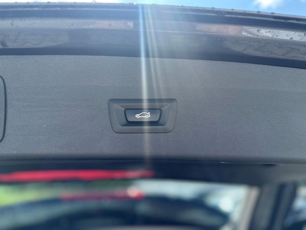 BMW X1 xDrive 25e - Samsaru's Car Outlet
