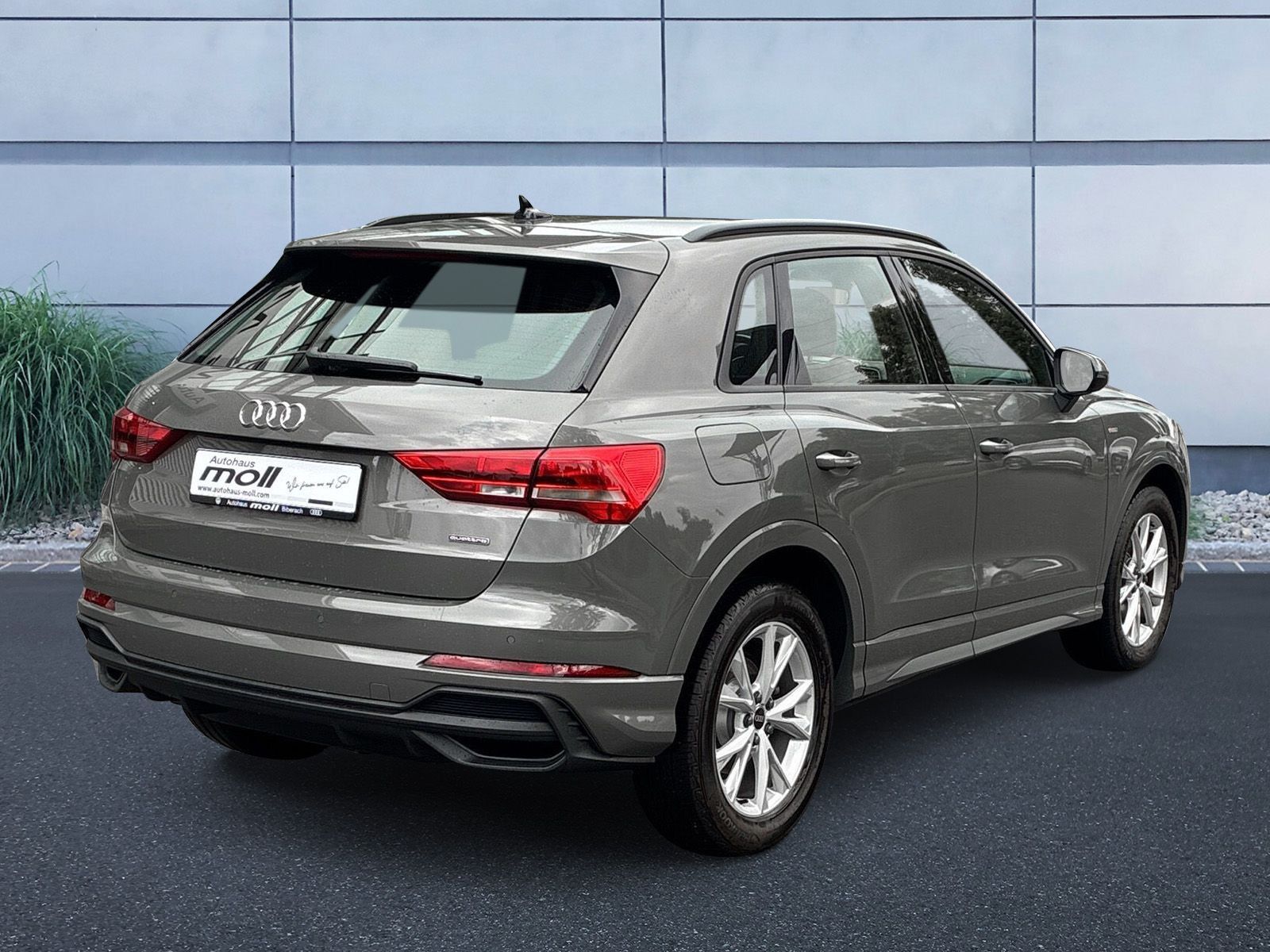 Audi Q3 S line 35 TDI quattro S troni - Samsaru's Car Outlet