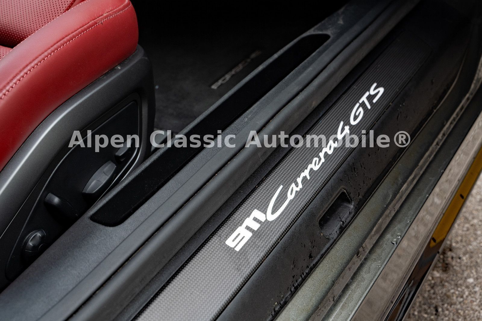 Porsche 992 Carrera 4 GTS Sport Chrono, Burmest