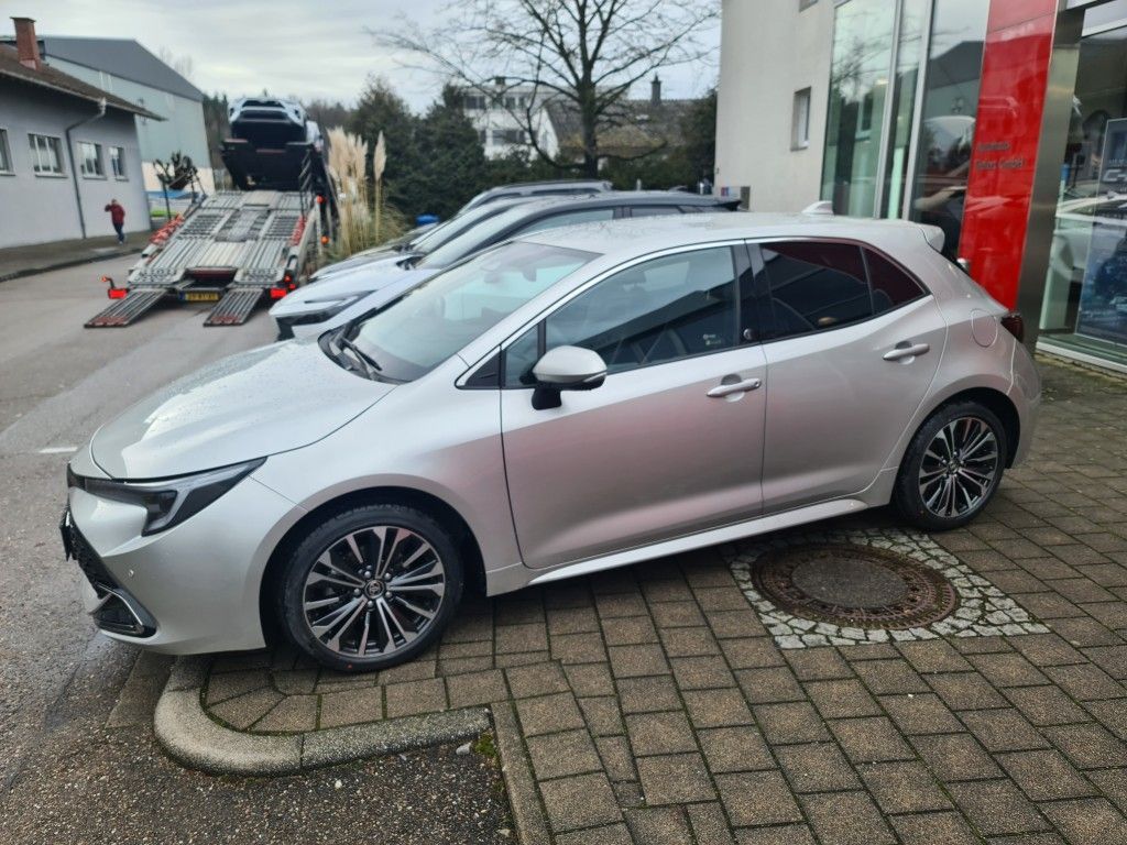 Toyota Corolla 1.8 Hybrid Team D