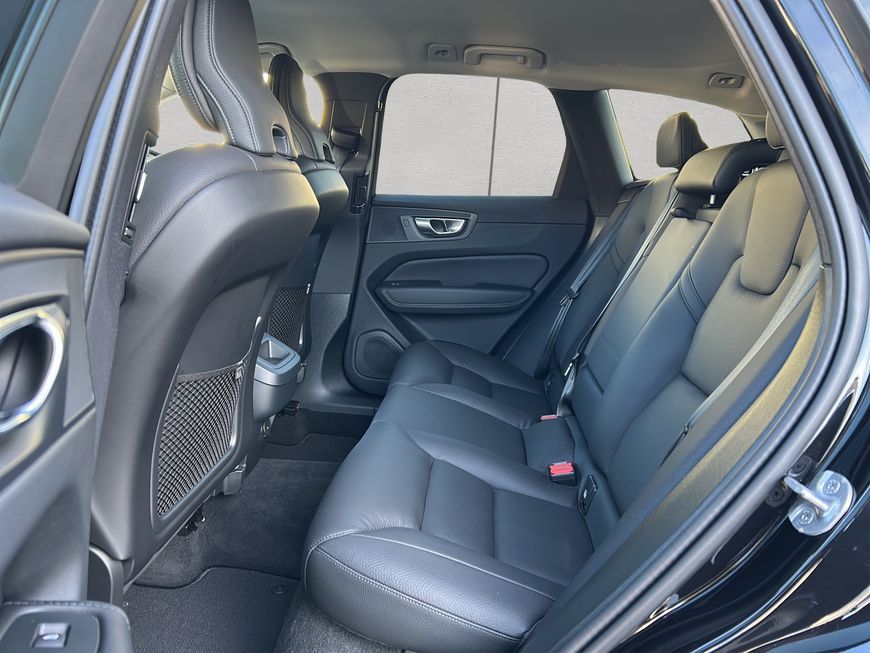 Volvo XC60 B4 D AWD Plus Dark