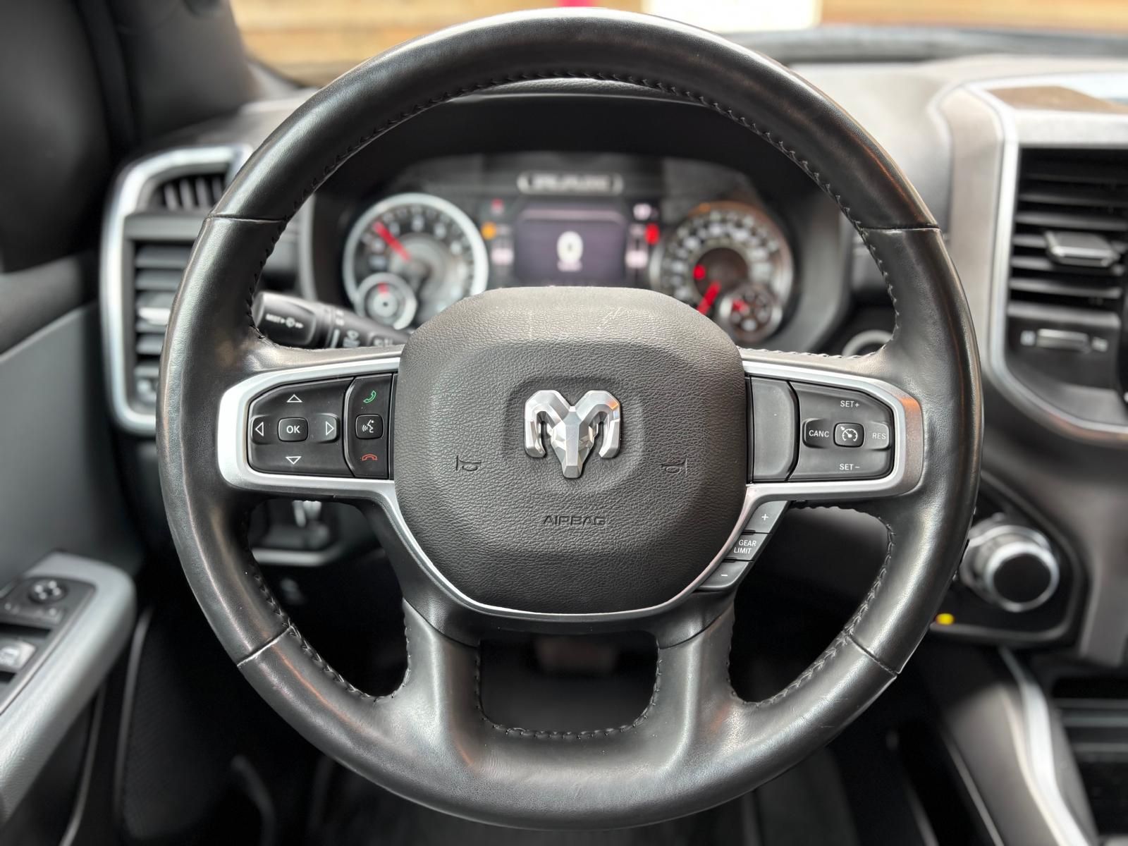 Dodge RAM 1500 5,7L BigHorn Crew Cab LED AHK 4x4