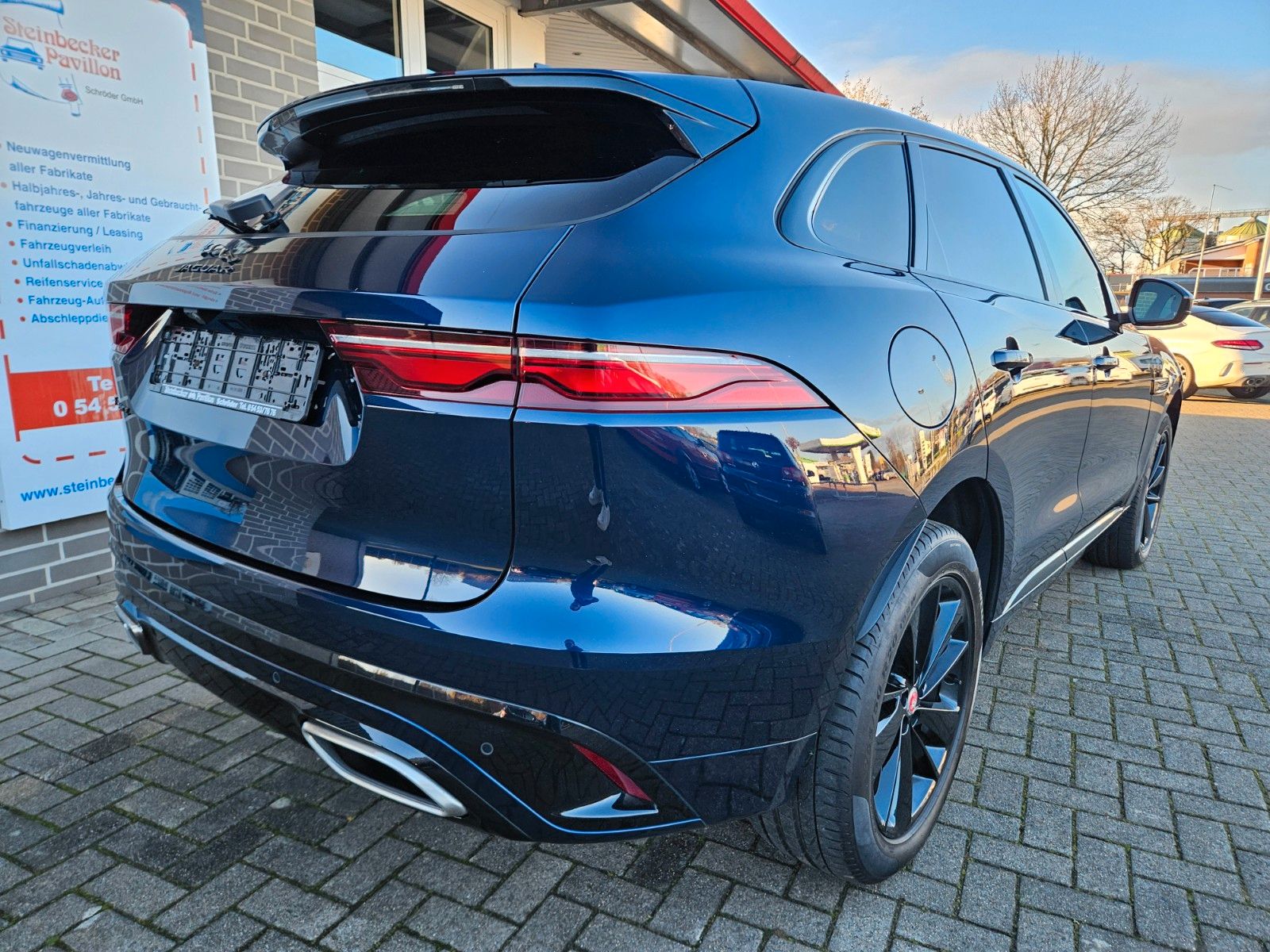 Jaguar F-PACE R-Dynamic SE AWD STDHZG KAM LED