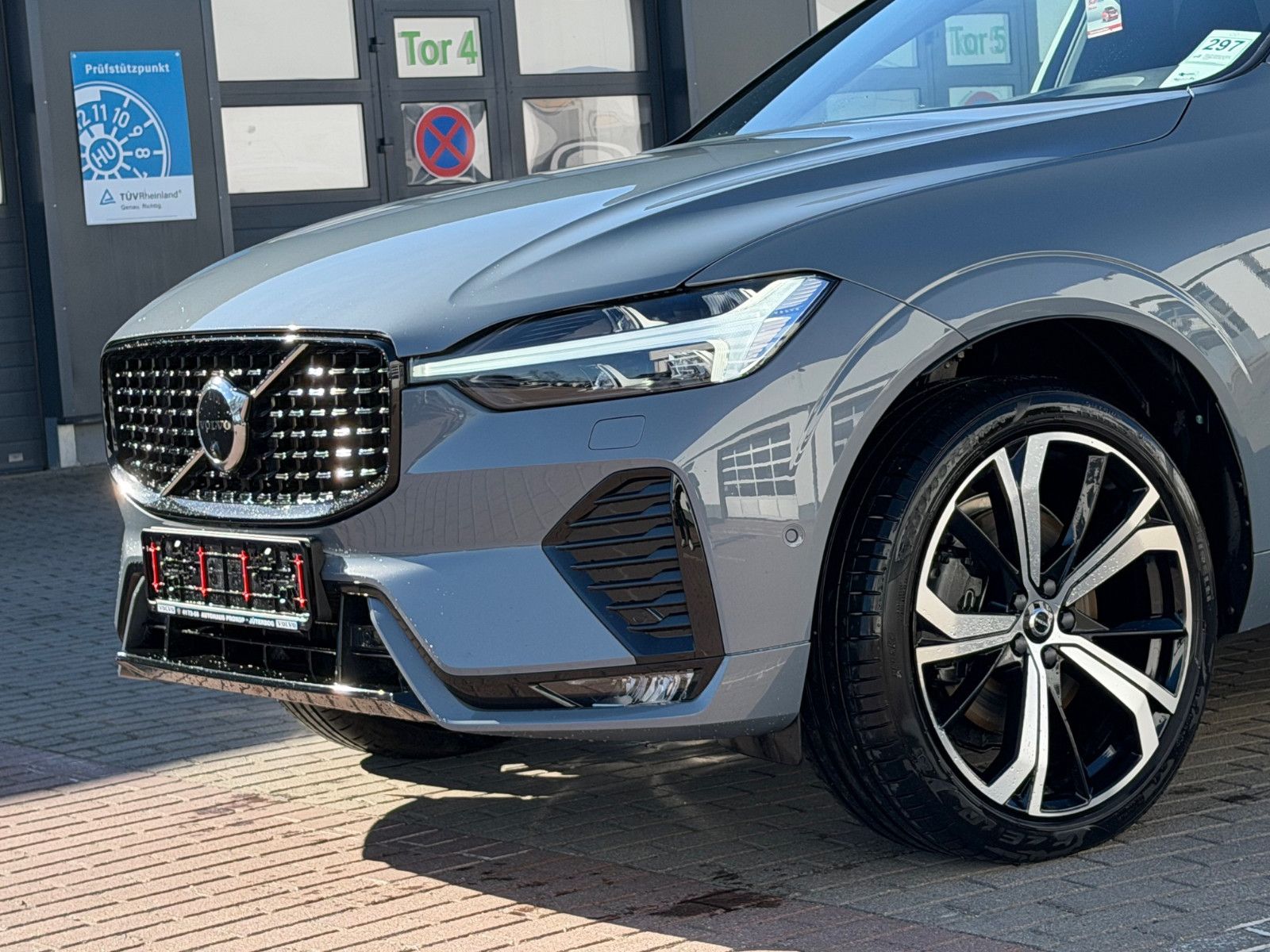 Volvo XC60 B4 B Plus Dark*H&K*360°*PANO*AHK*STHZG*