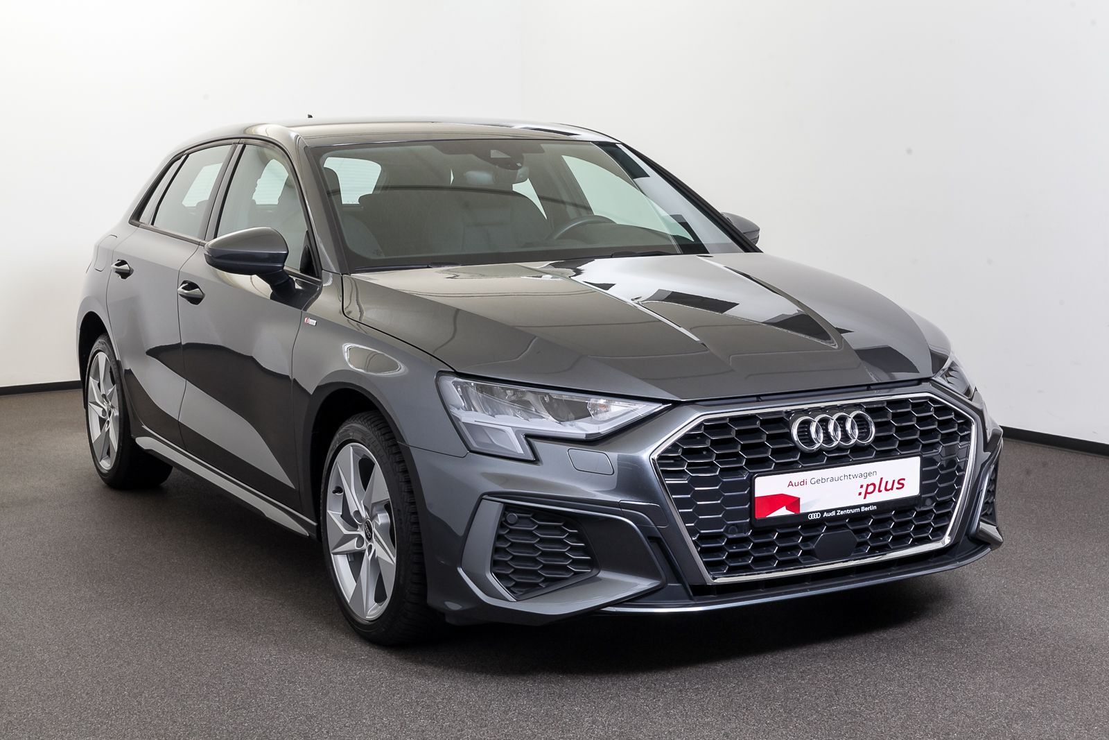 Audi A3 Sportback TFSI e S line - Samsaru's Car Outlet
