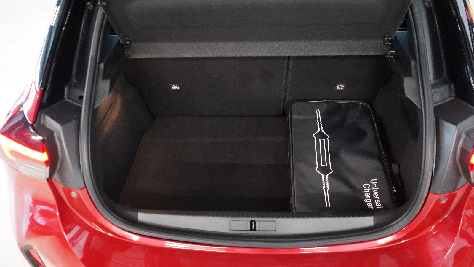 Opel Corsa F e Ultimate - Samsaru's Car Outlet