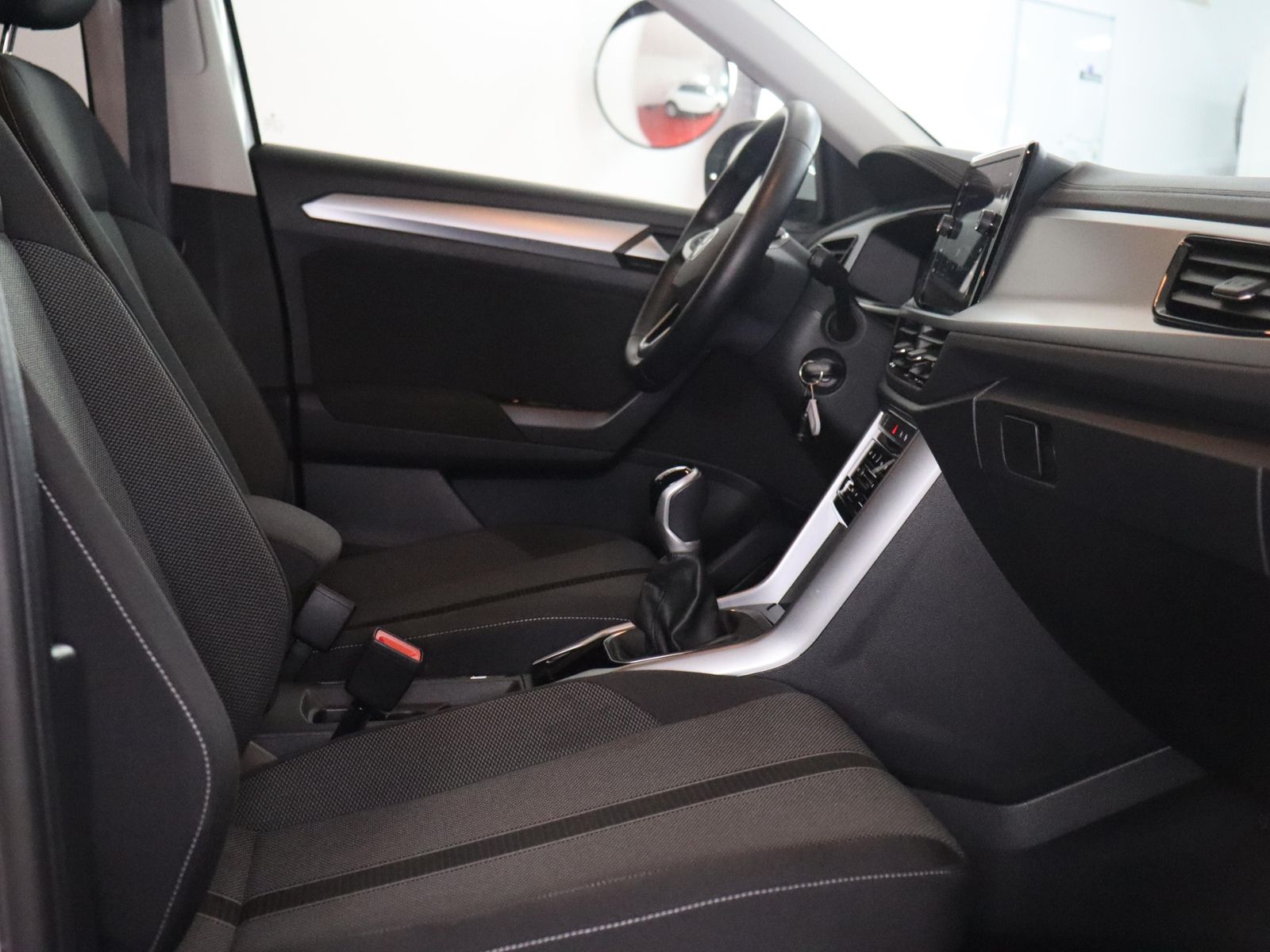 Volkswagen T-ROC Life 1.0TSI - Samsaru's Car Outlet