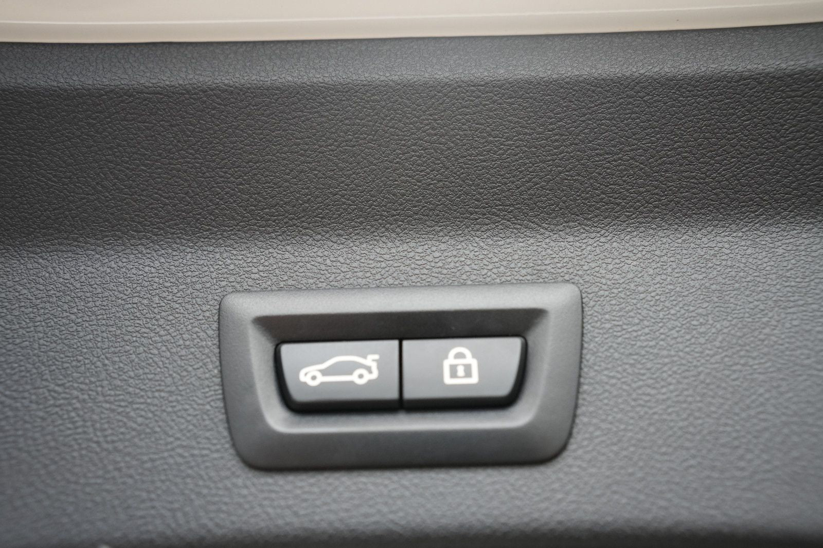 BMW X3 30e X Line xDrive*LED*AHK*PANO*NAV*HEADUP*