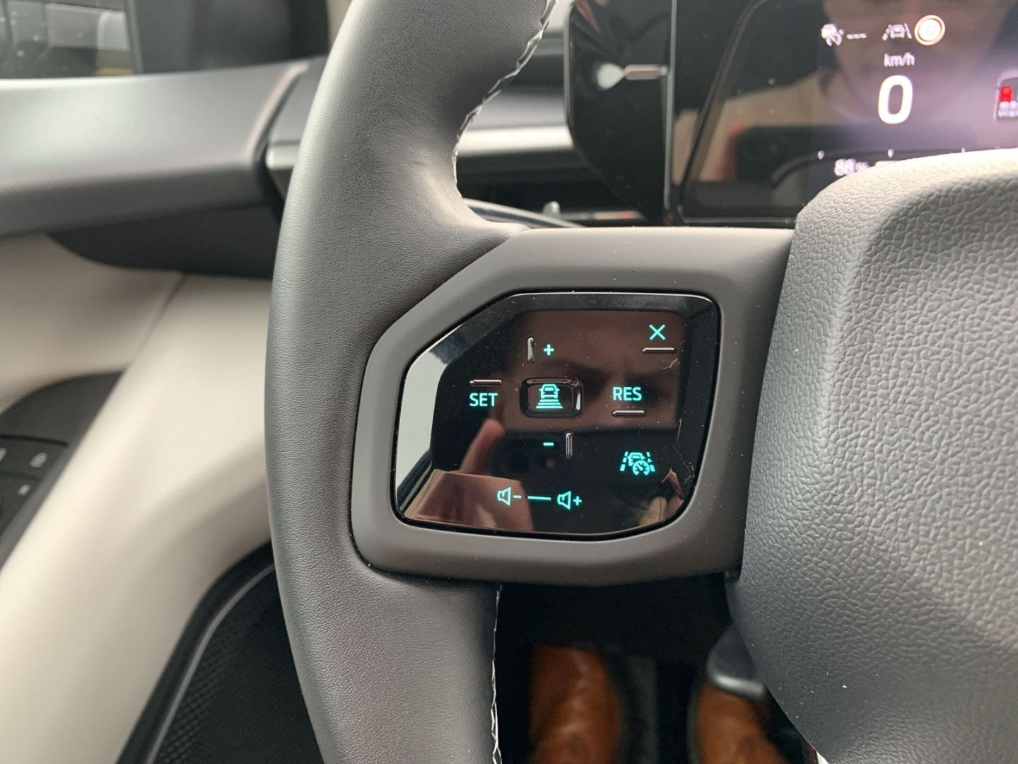 Ford Explorer RWD Extended Range 77 kwh HUD AHK Navi