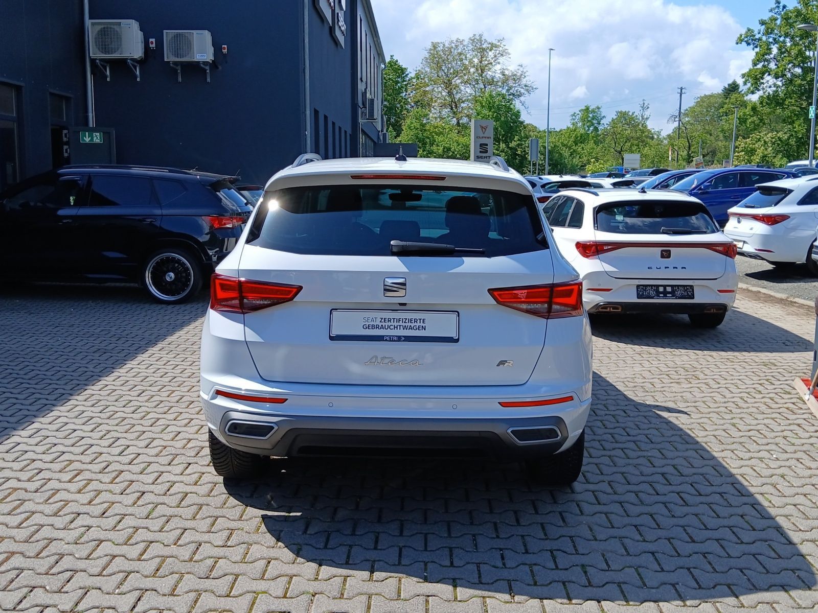 Seat Ateca FR 2.0 TDI DSG*NAVI*AHK*KAM*SHZ*ACC*LED*