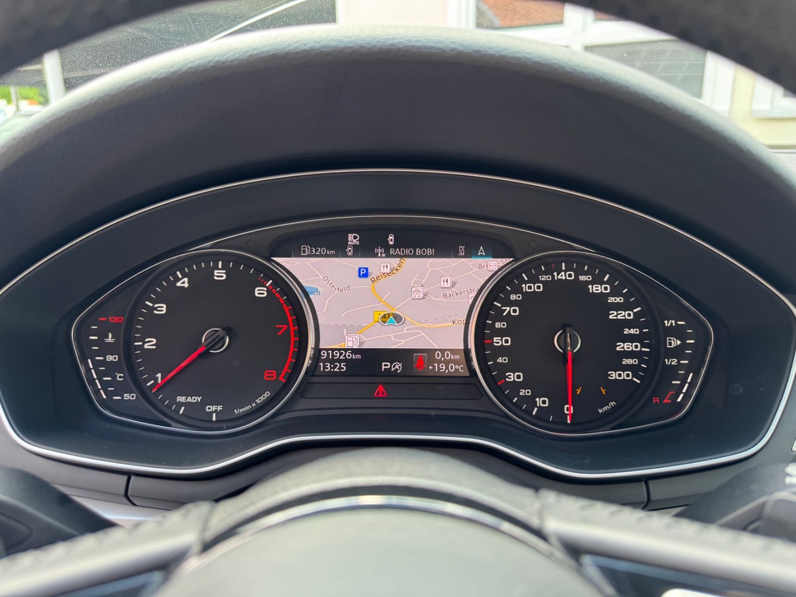 Audi A4 Avant 35 TFSI advanced - Samsaru's Car Outlet