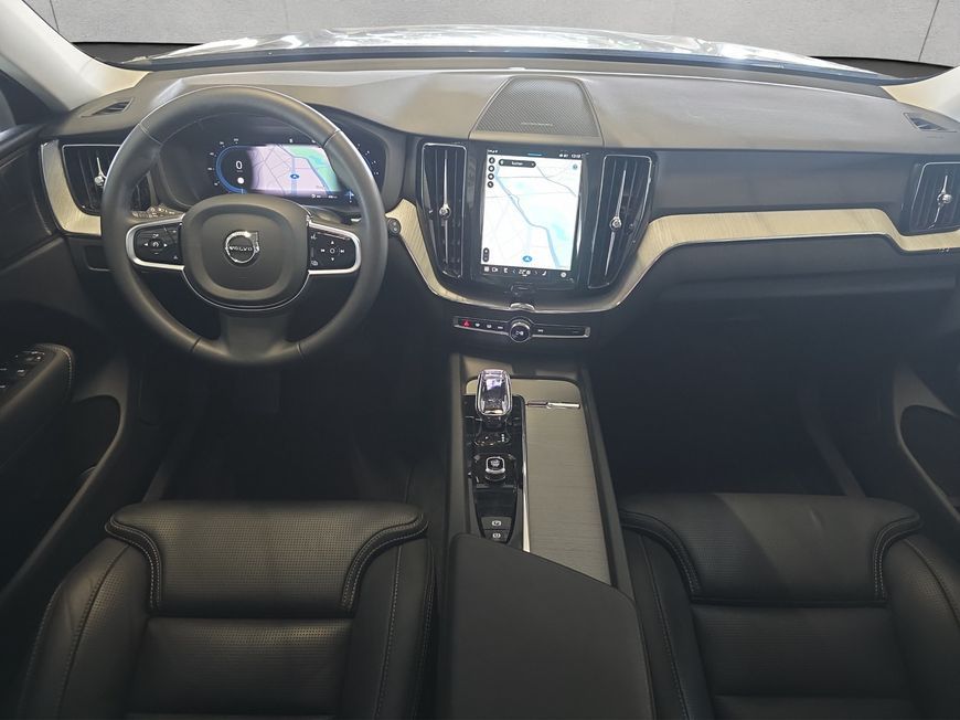 Volvo XC60 B5 B AWD Plus Dark 184 kW, 5-türig