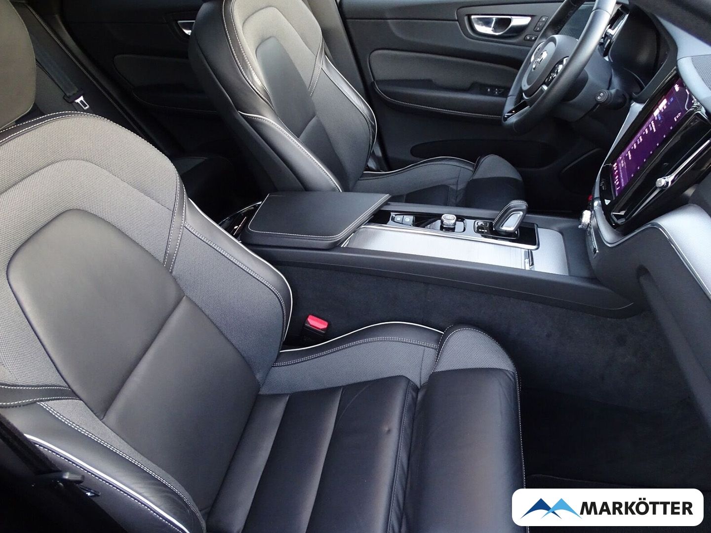 Volvo XC60 R Design AWD ACC/AHK/RFK/STHZ/LEDER