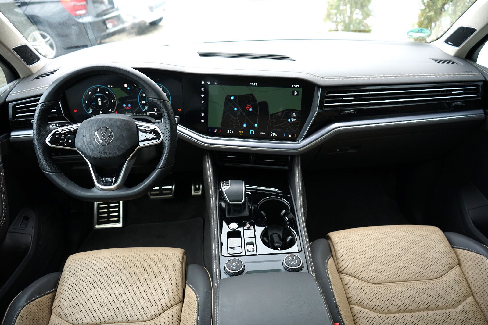 Volkswagen Touareg 3.0 TDI SCR  210 kW 4Mot R-Line-Pano.Luf