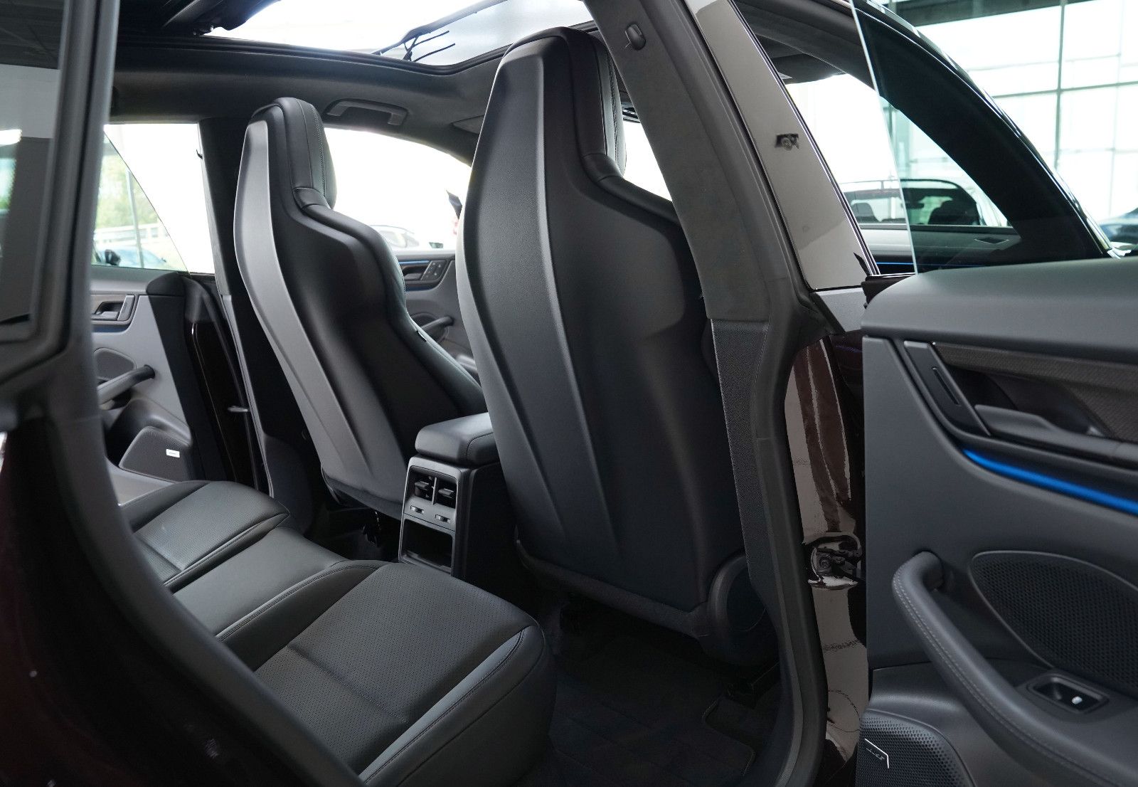 Porsche Macan Electric Turbo HUD Pano Chrono beluftung