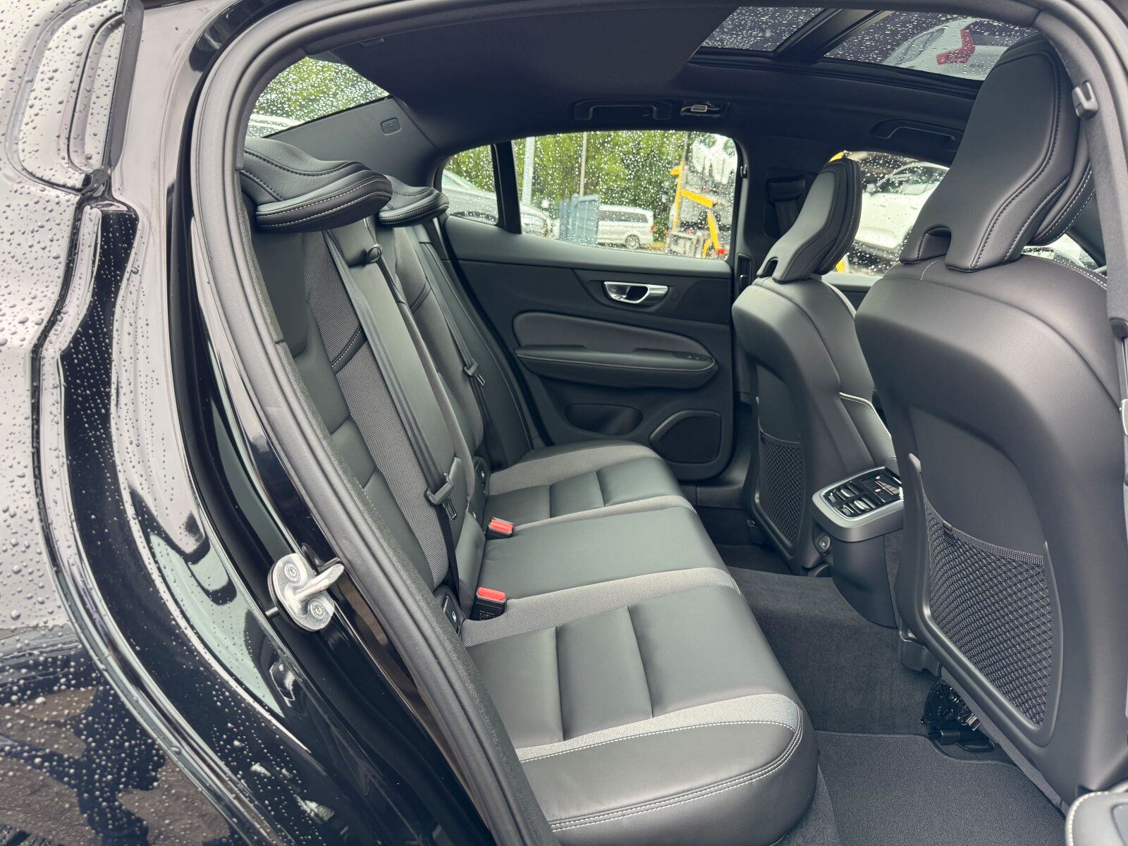 Volvo S60 B5 Autom. AWD Ultimate Dark 27 KM|PANO|LED|