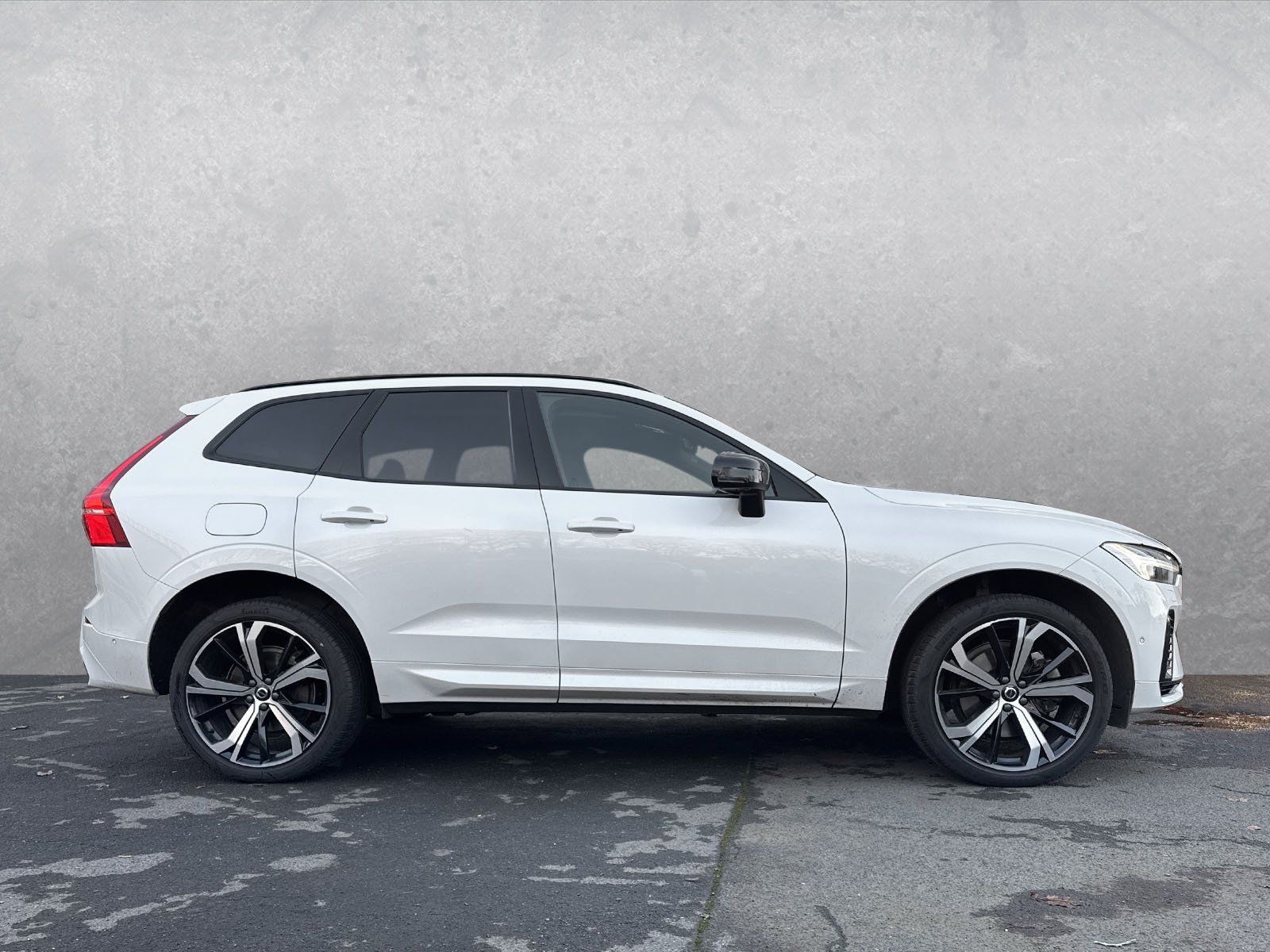 Volvo XC60 T8 Hybrid AWD R-Design Luftfahrw. AHK Headu