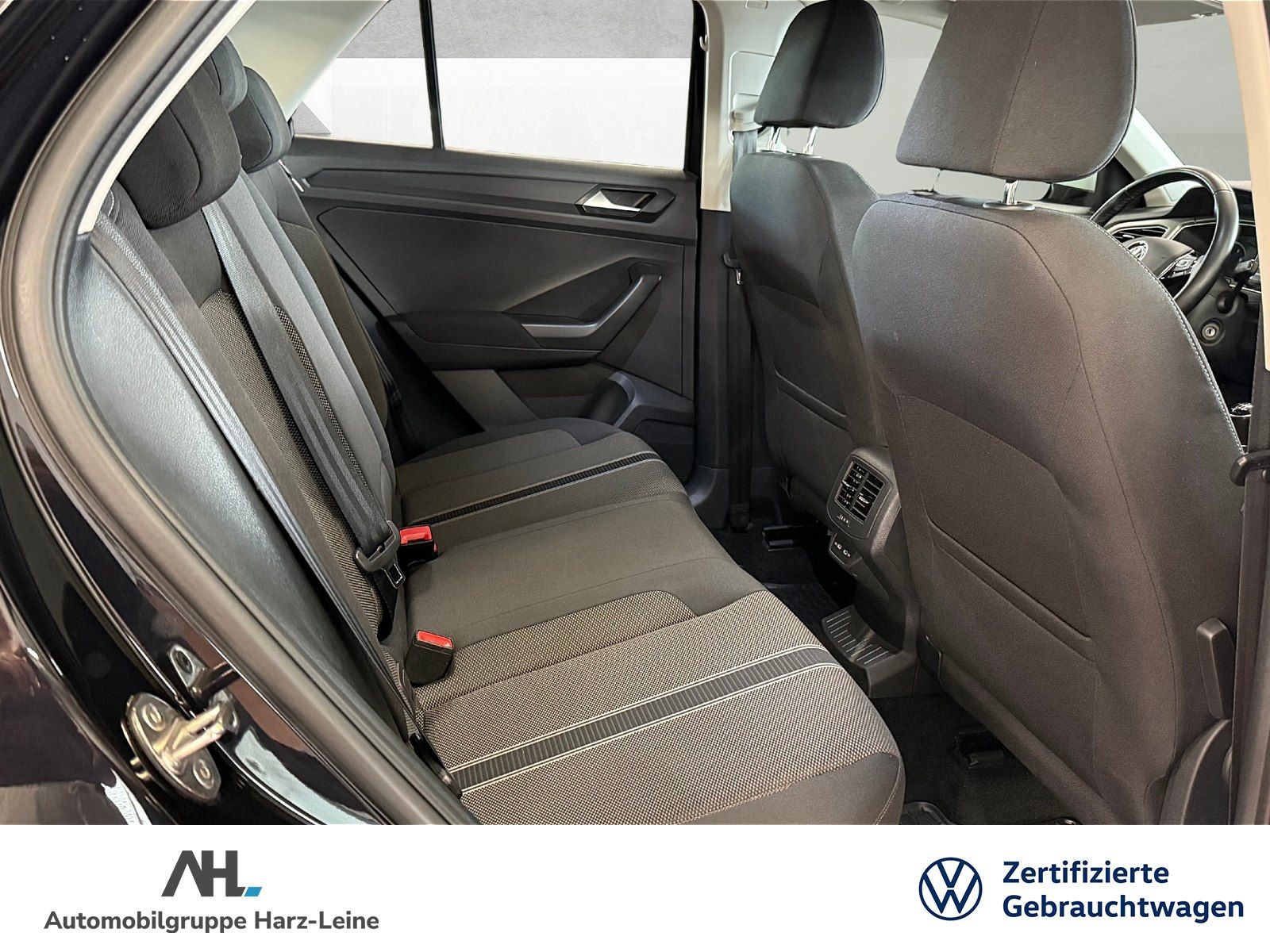 Volkswagen T-Roc 1.0 TSI Style - Samsaru's Car Outlet
