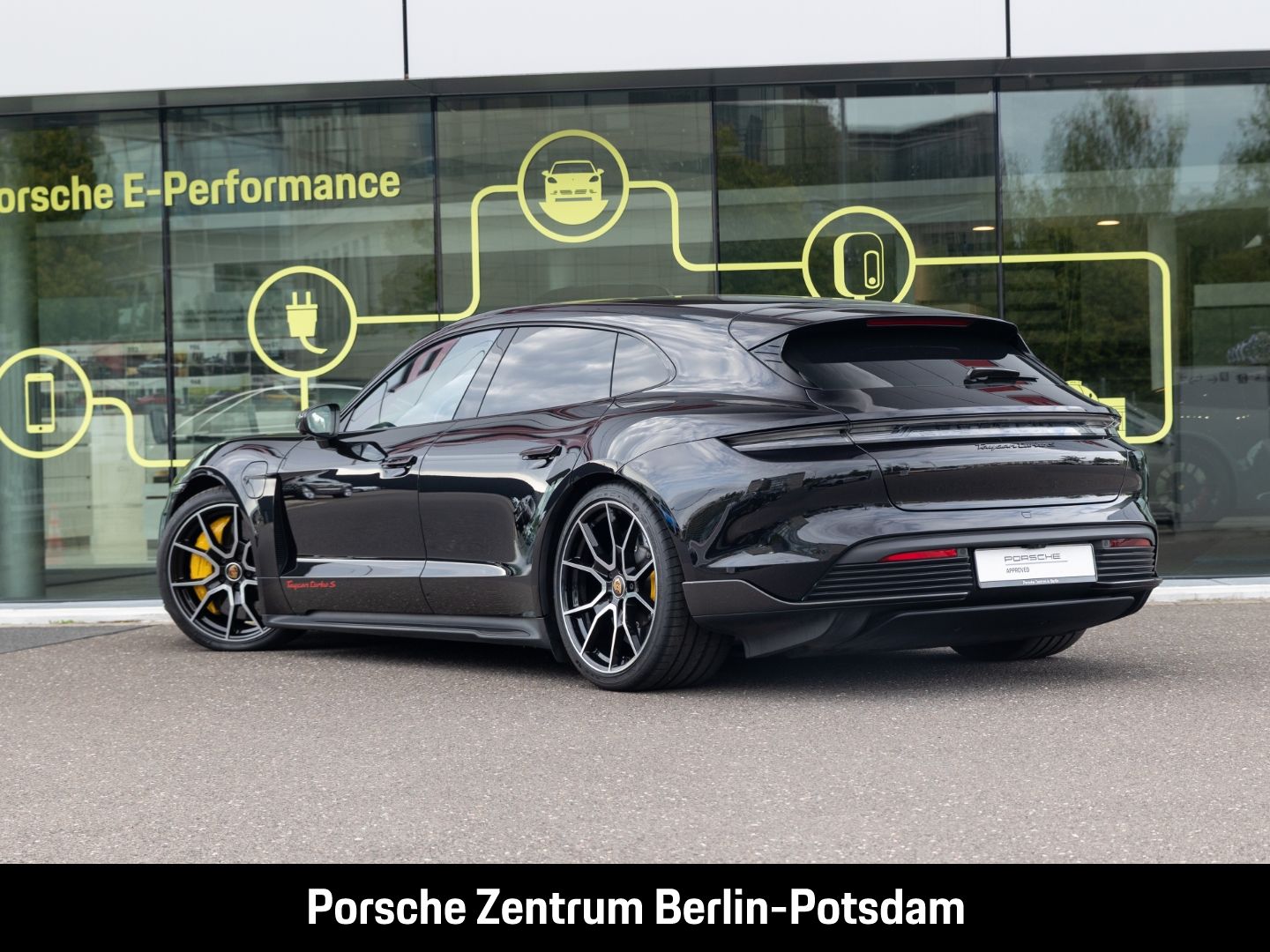 Porsche Taycan Turbo S Sport Turismo Burmester LED