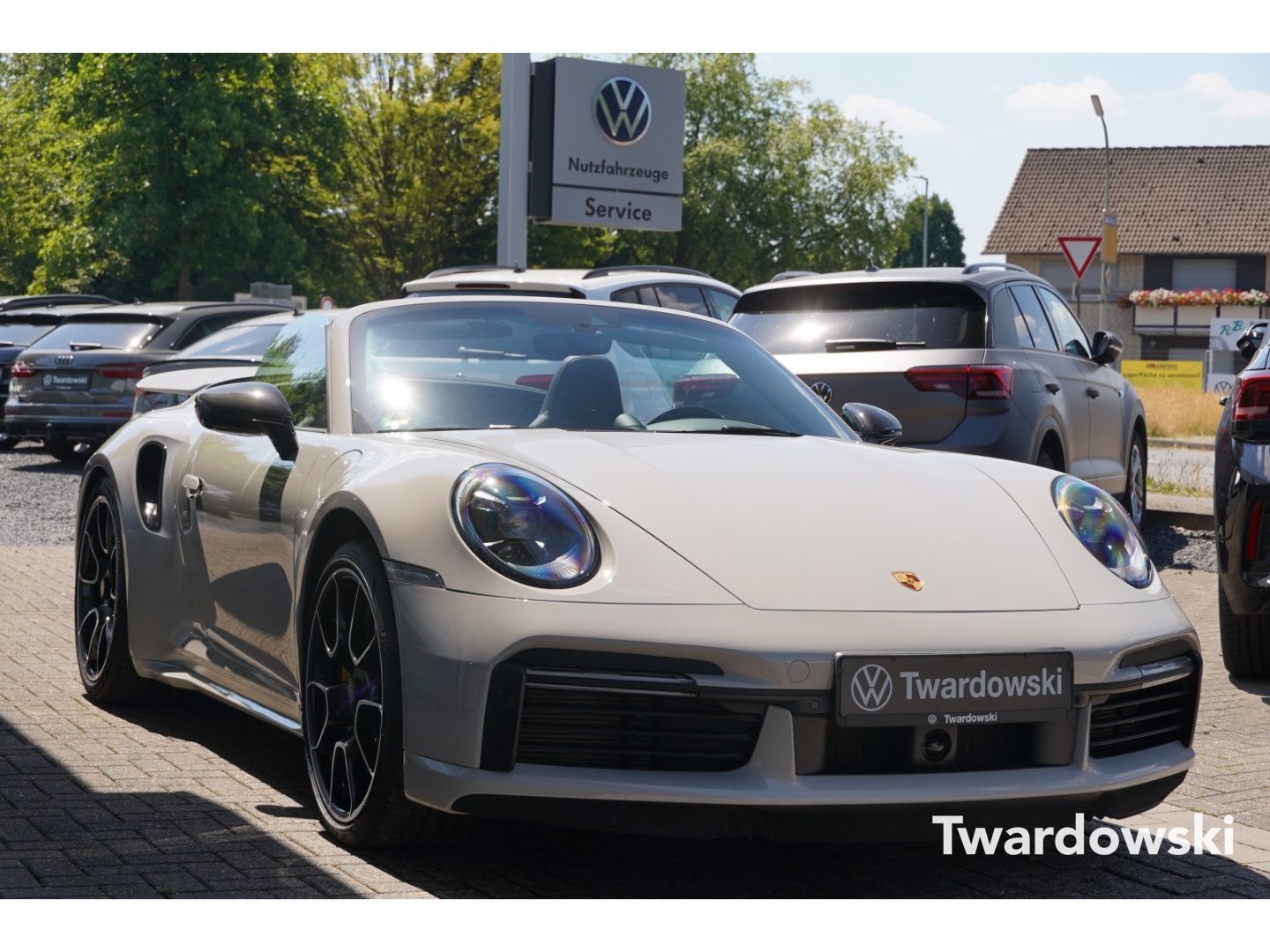Porsche 911 992 Turbo S Cabriolet APPROVED LIFT MEMO