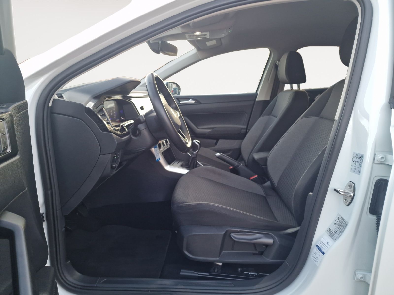 Volkswagen Taigo 1.0 TSI Life - Samsaru's Car Outlet