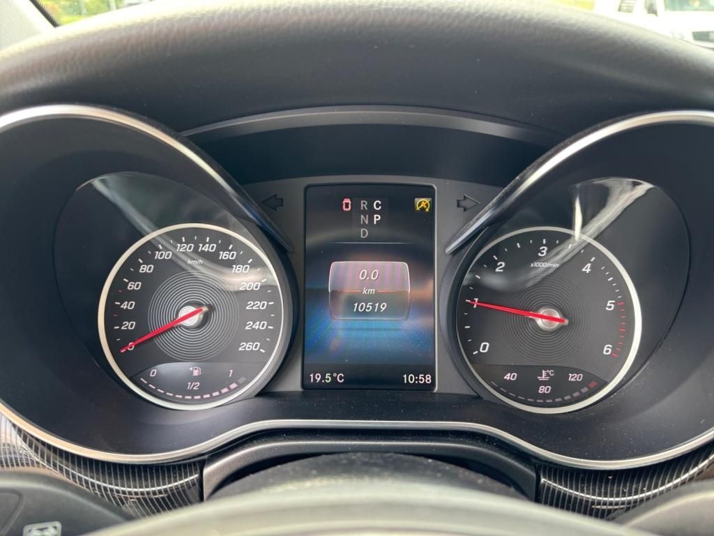 Mercedes-Benz V 220 d EDITION - Samsaru's Car Outlet