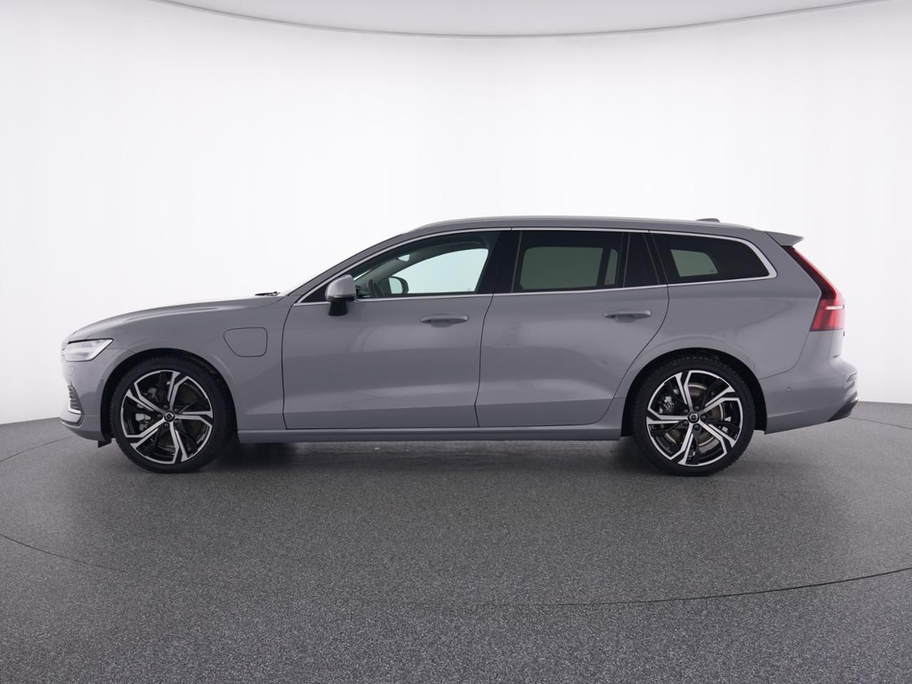 Volvo V60 T6 Recharge AWD PlusBright+19'+AHK+HKSound