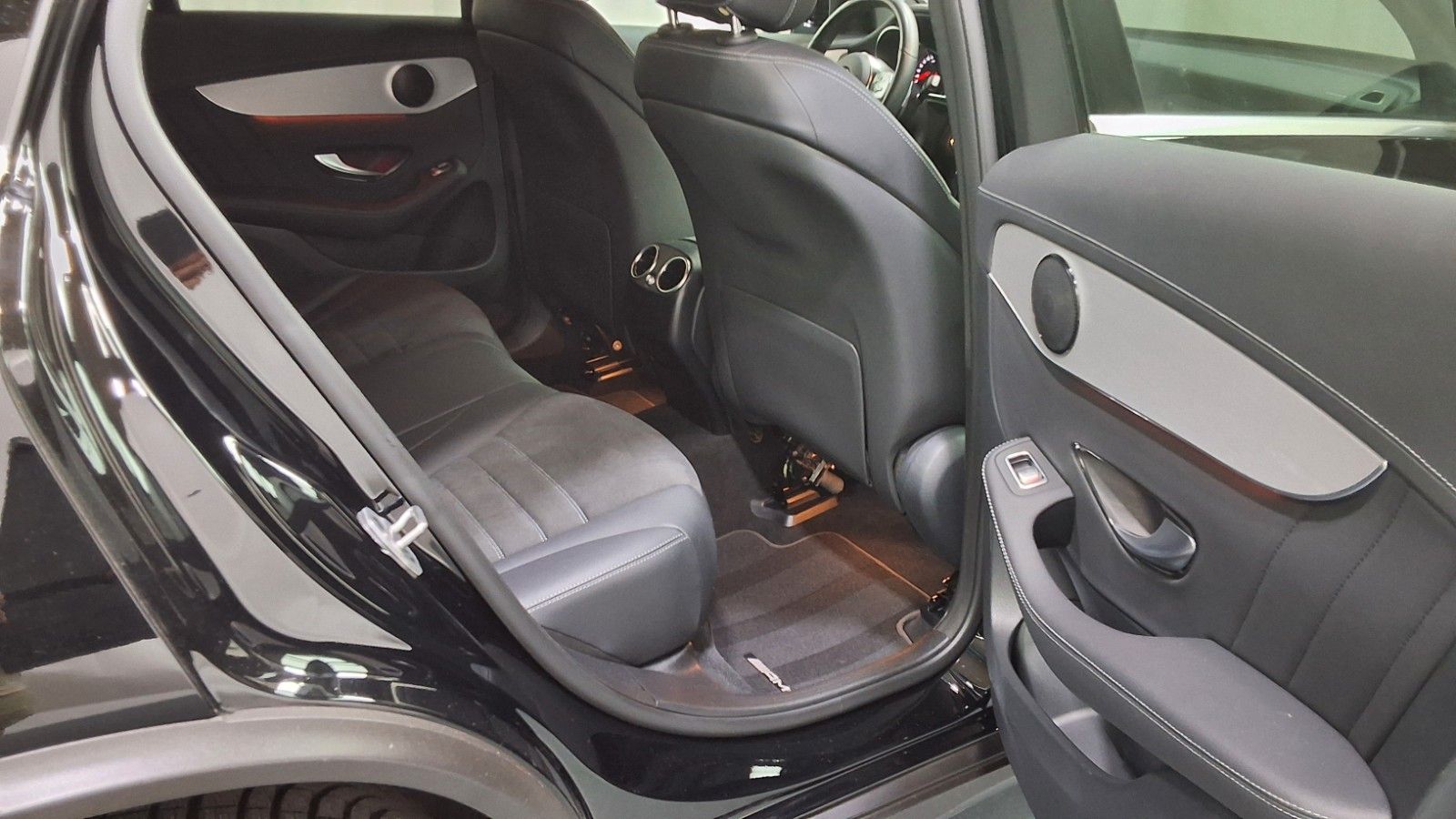 Mercedes-Benz GLC 220 d 4Matic AMG - Samsaru's Car Outlet