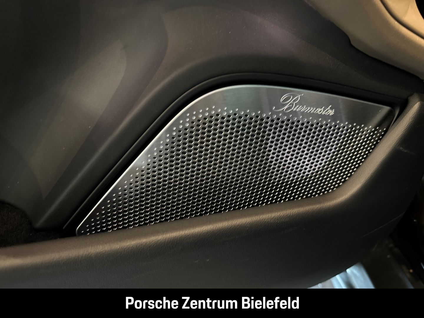 Porsche Taycan Turbo S Cross Turismo Burmester Panorama