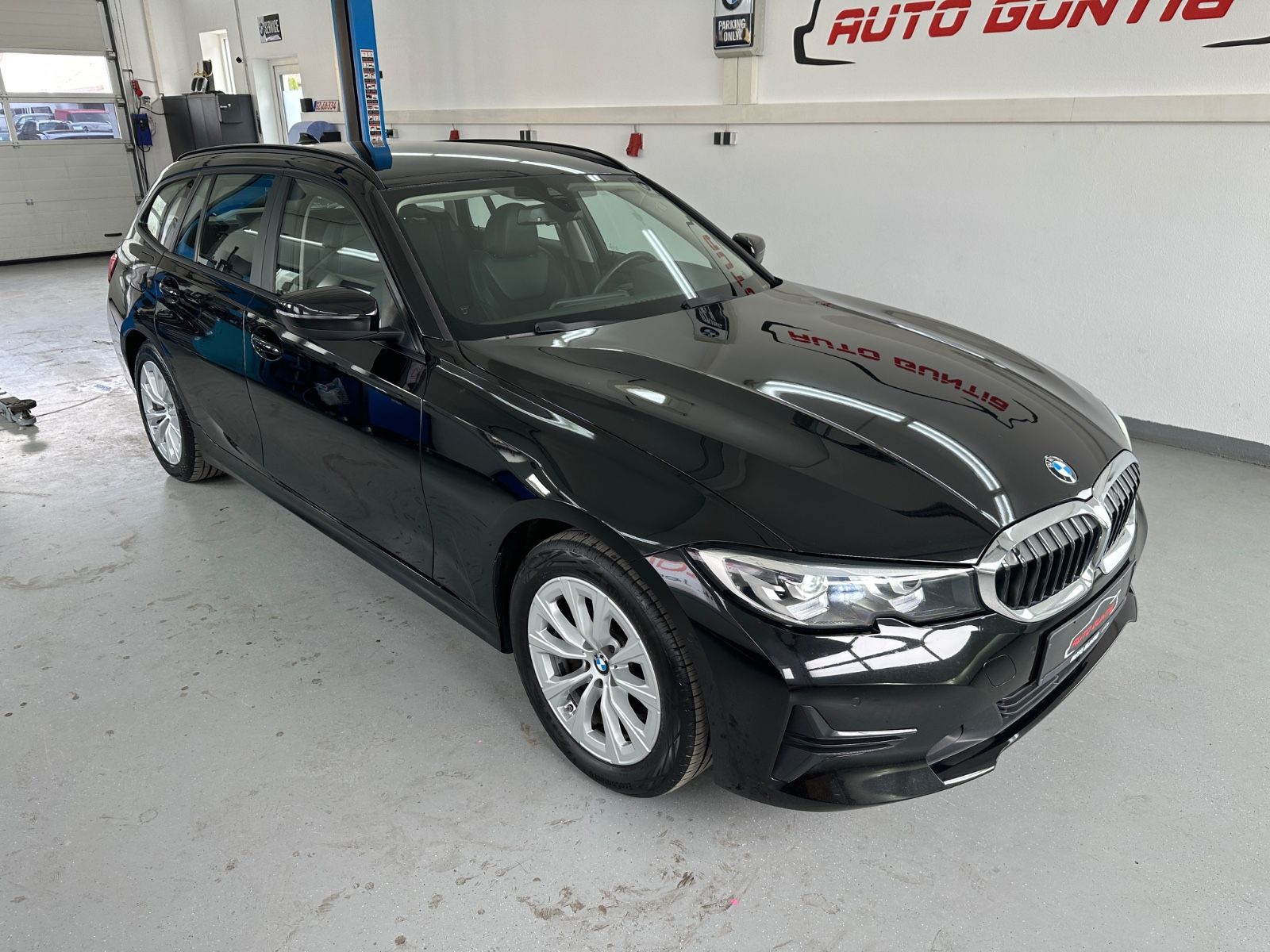 BMW 320 d Touring - Samsaru's Car Outlet