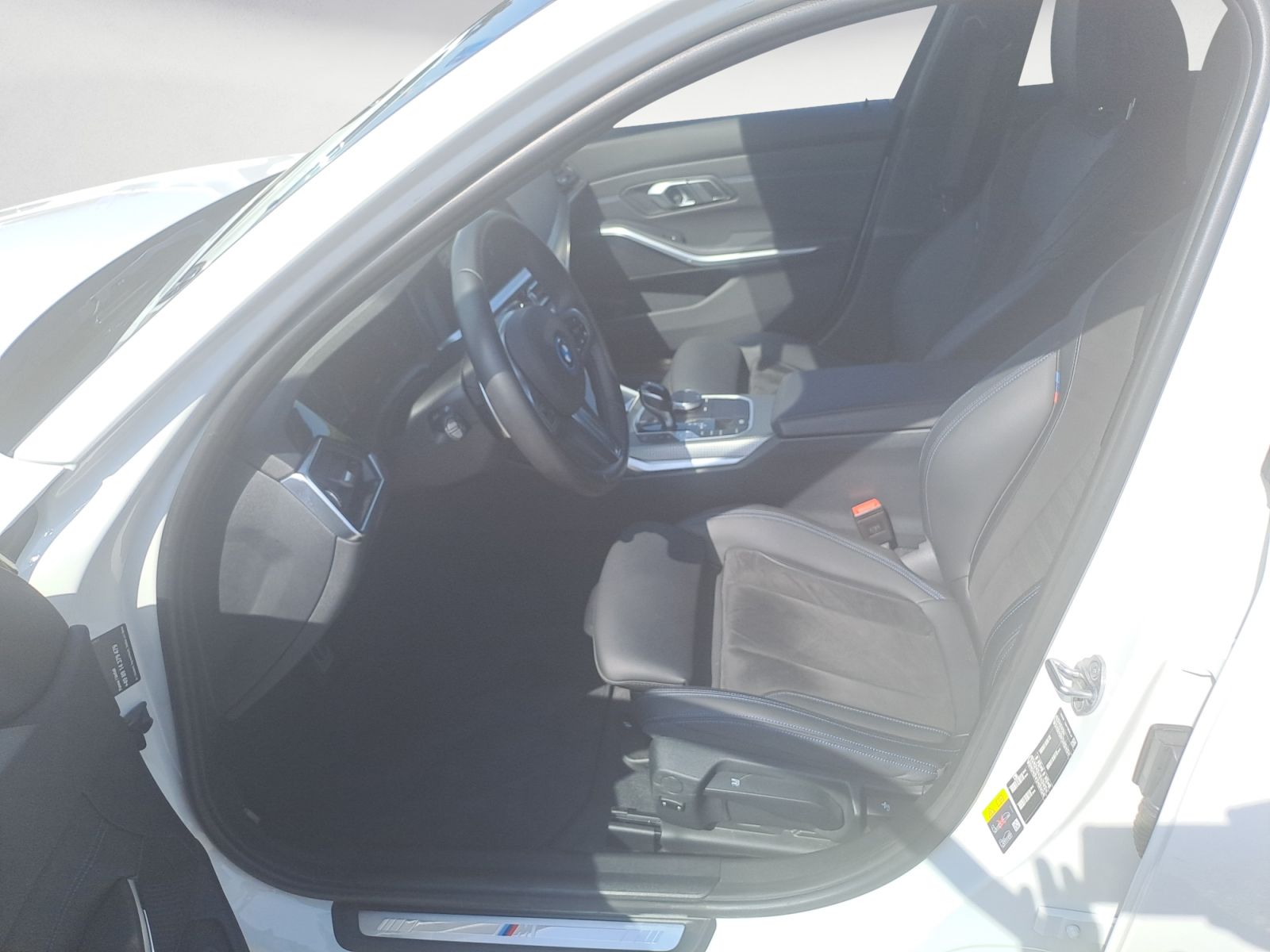 BMW 330e Touring M Sportpaket - Samsaru's Car Outlet