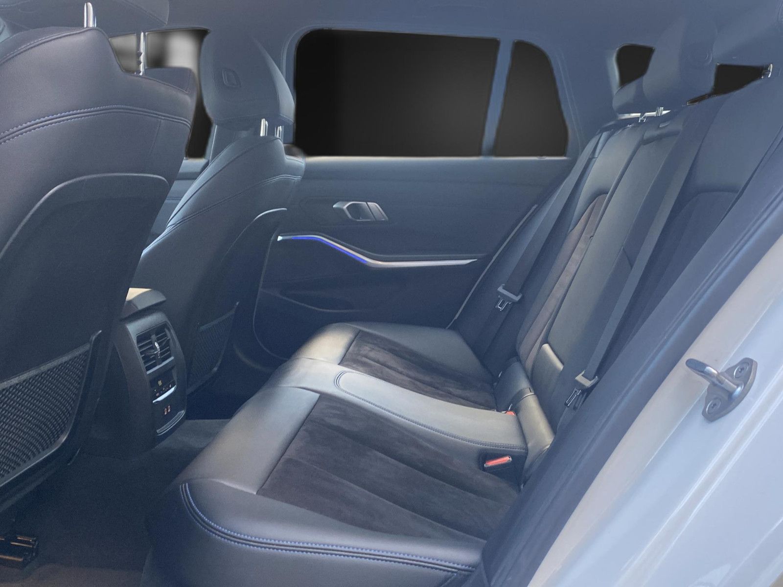 BMW 320 d x M Sport - Samsaru's Car Outlet