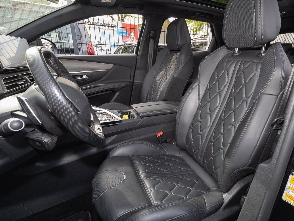 Peugeot 3008 Hybrid 300 GT +OBC7.4kW+AHK+PANO+SHZ+LEDER+