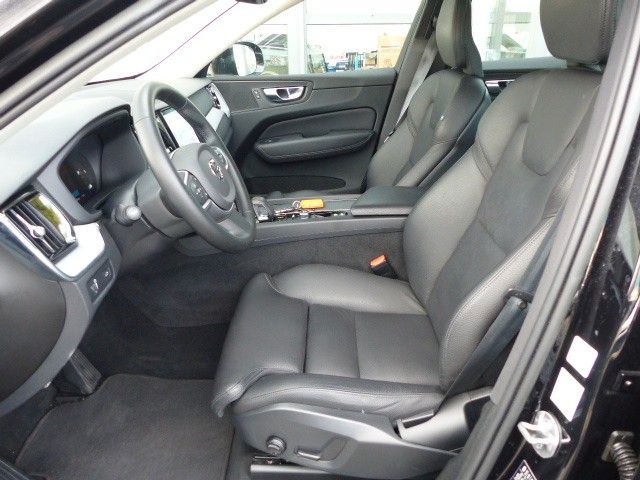 Volvo XC60 Momentum Pro B4 - Samsaru's Car Outlet