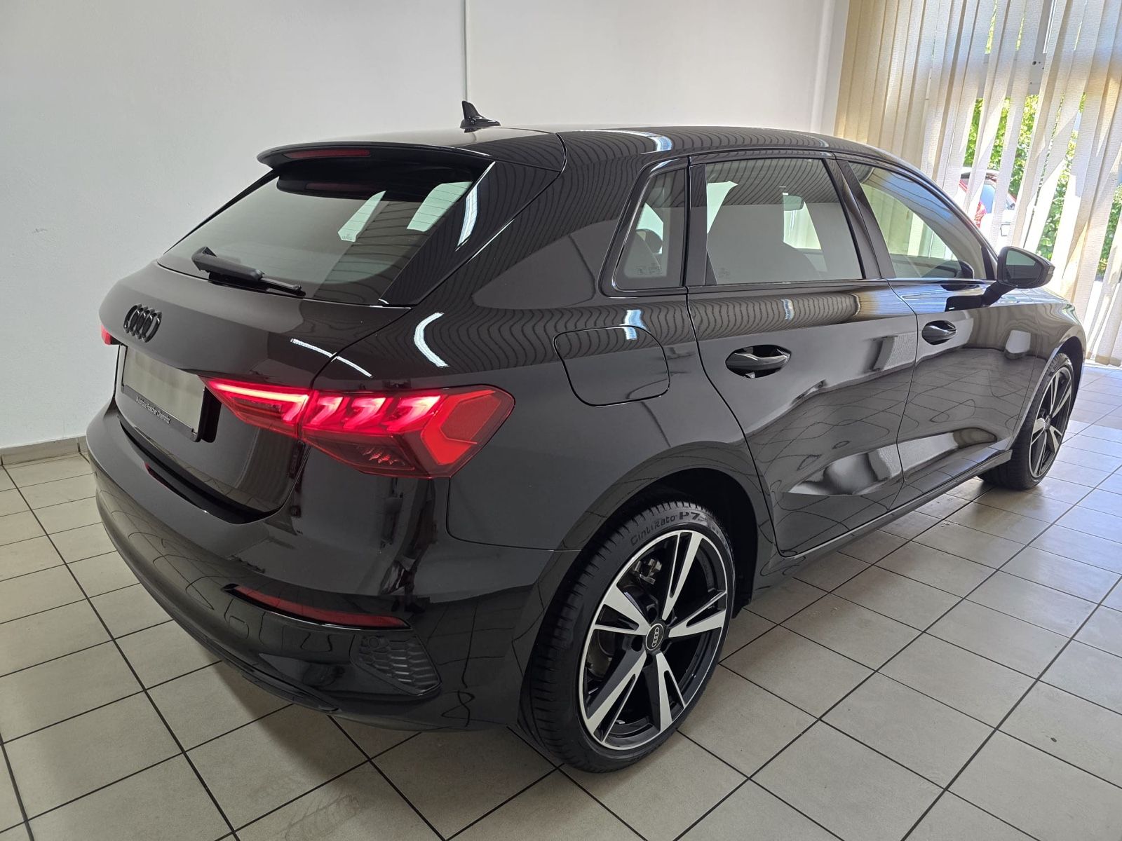 Audi A3 Sportback 30TFSI S-tronic S-Line Optik schwaz