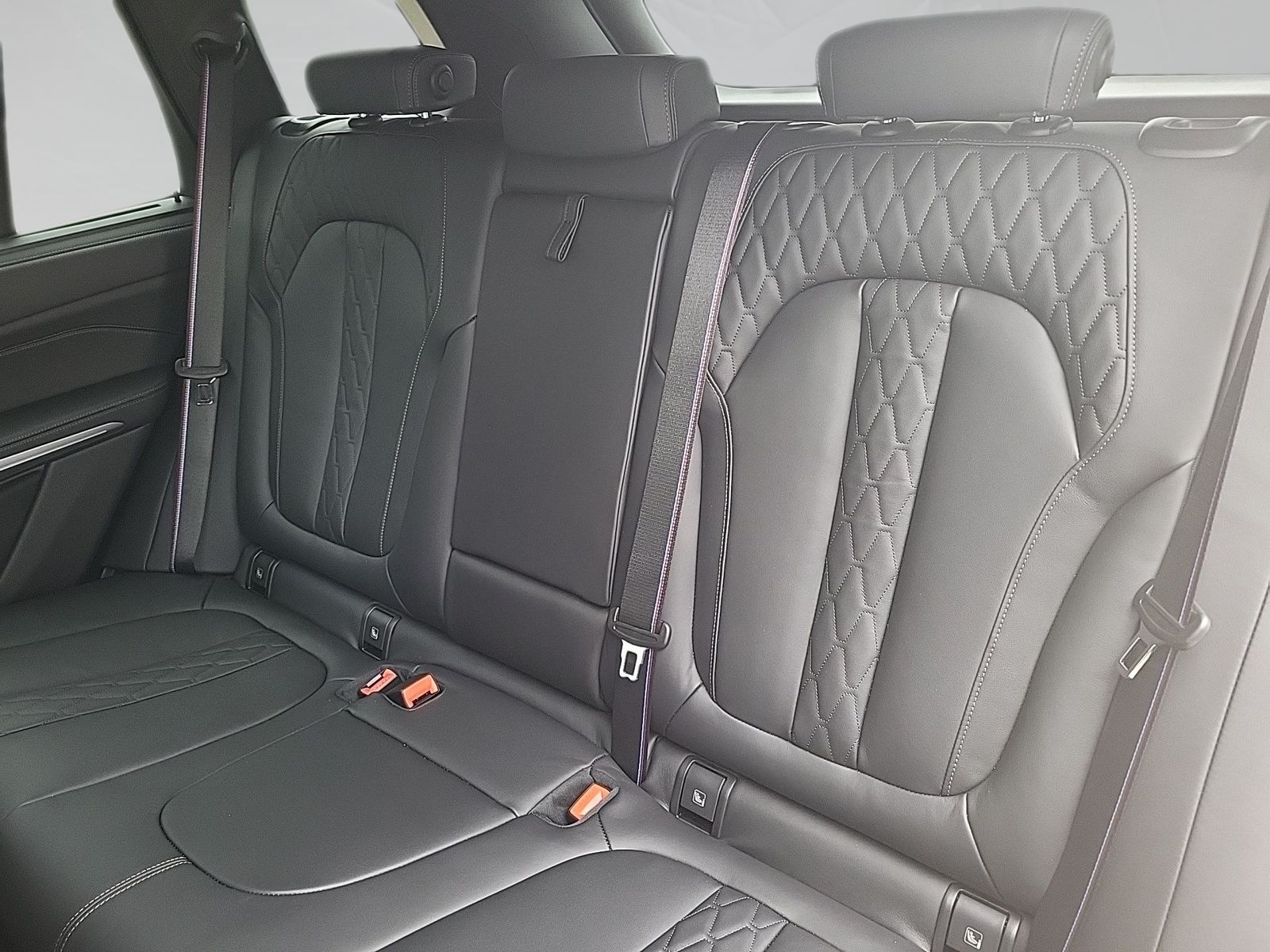 BMW X5 xDrive40d M SPORT Sitzbelüft Standhzg AHK ACC