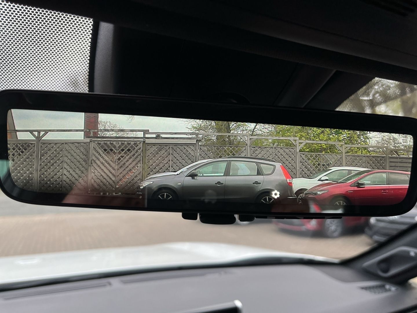Toyota RAV 4 Plug-in Hybrid 4x4 - Samsaru's Car Outlet