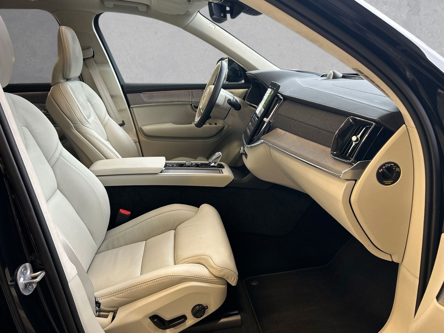 Volvo XC90 Ultra Dark Recharge Plug-In Hybrid AWD T8 T