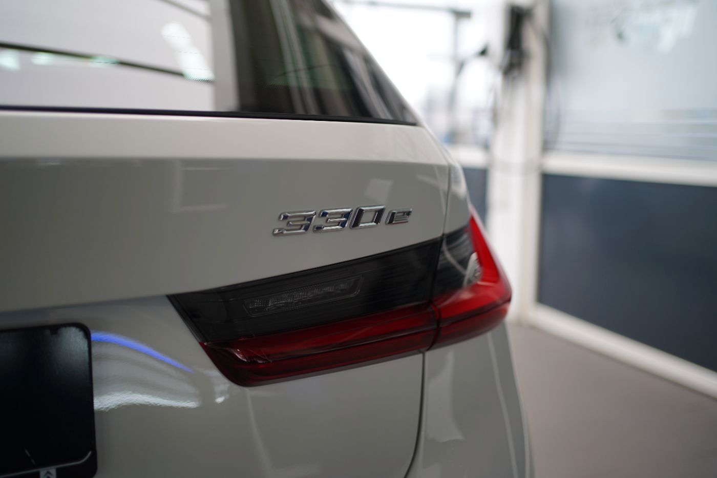 BMW 330e xDri Sport Line +HeadUp+Laserlicht+Komfortz